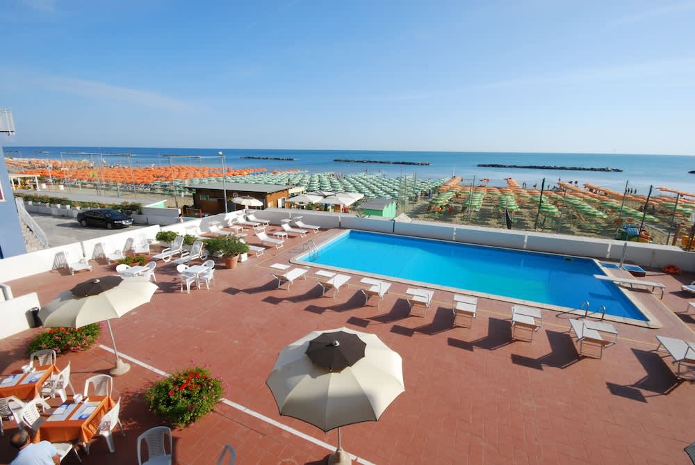 Hotel Embassy 1
