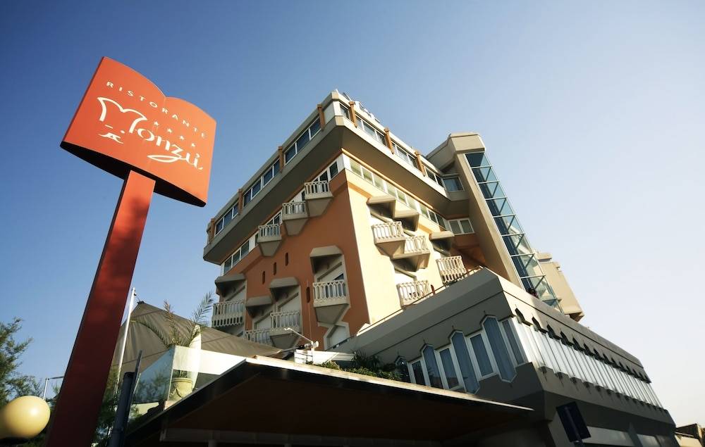 City Hotel 1