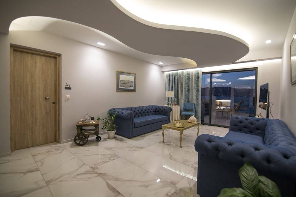 Aianteion Bay Luxury Hotel & Suites 2