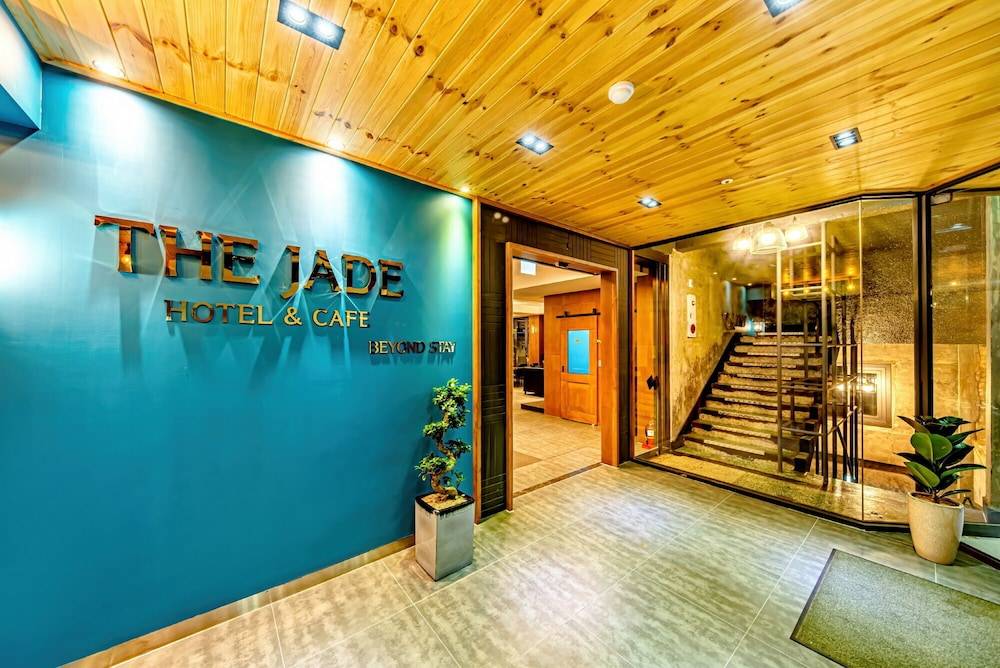 The Jade Hotel 2