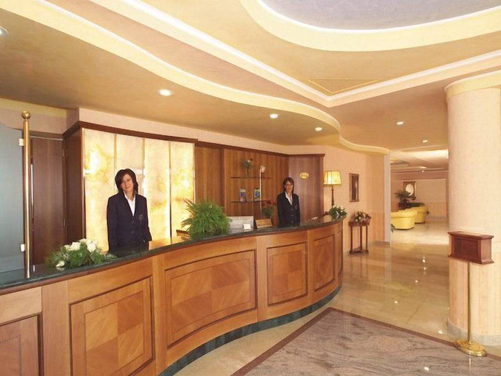 Unico Serrone Palace 2