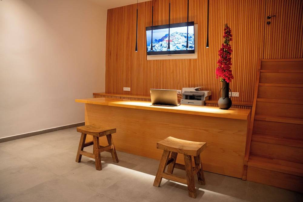 Colombos Beachfront 2