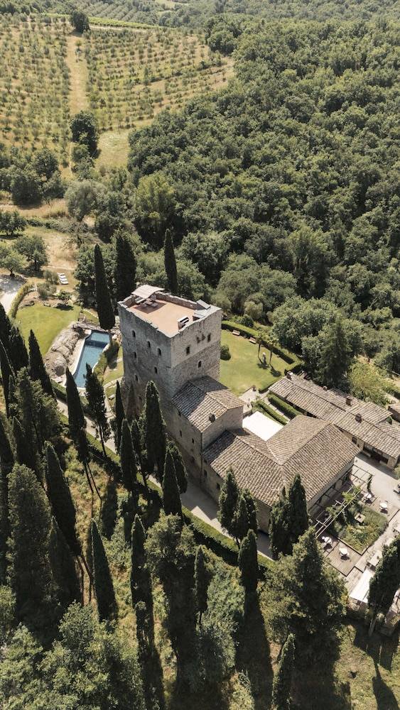 Castello Di Tornano Wine Relais 1