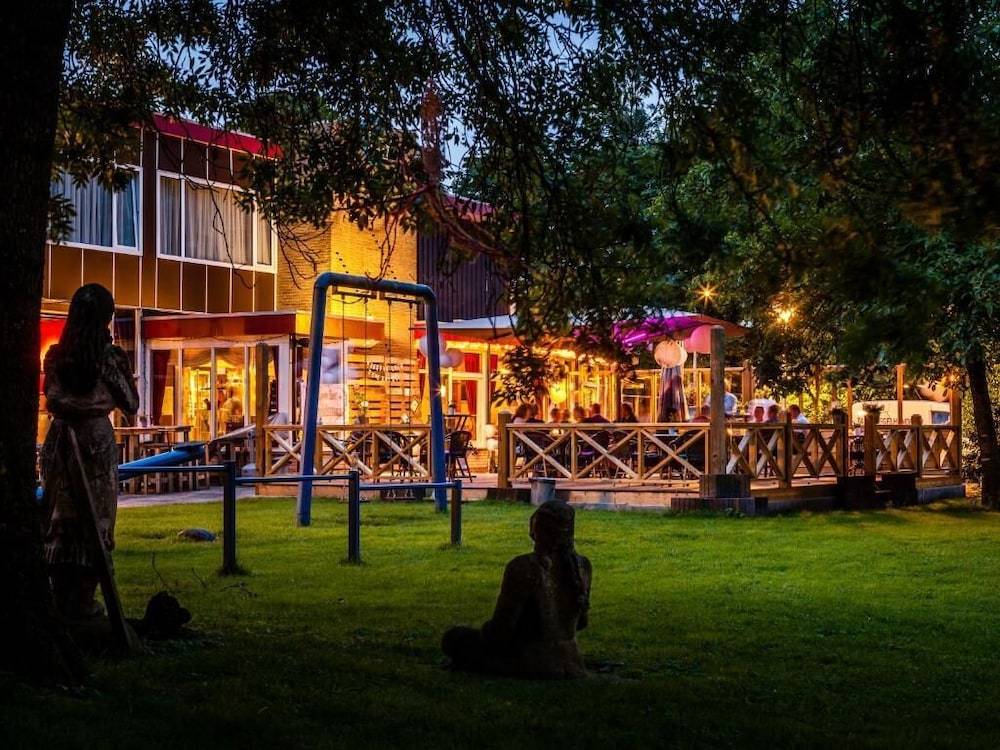 Hotel and Restaurant van Saaze - Free Parking 1