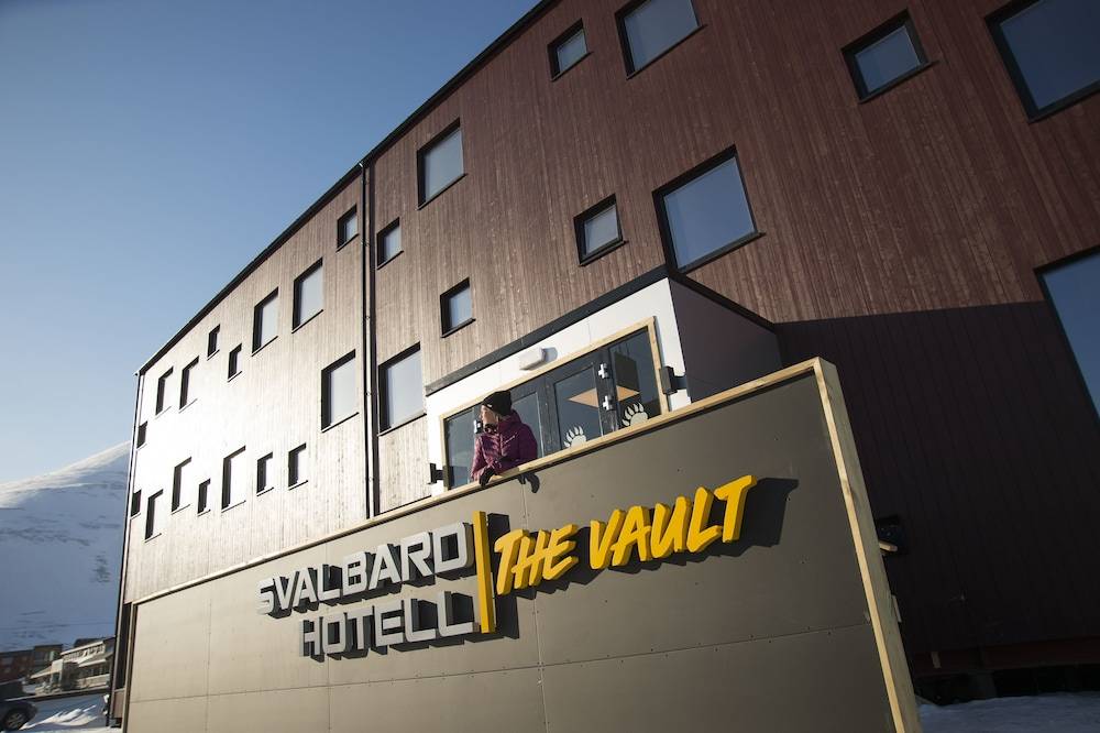 Svalbard Hotell | The Vault 1
