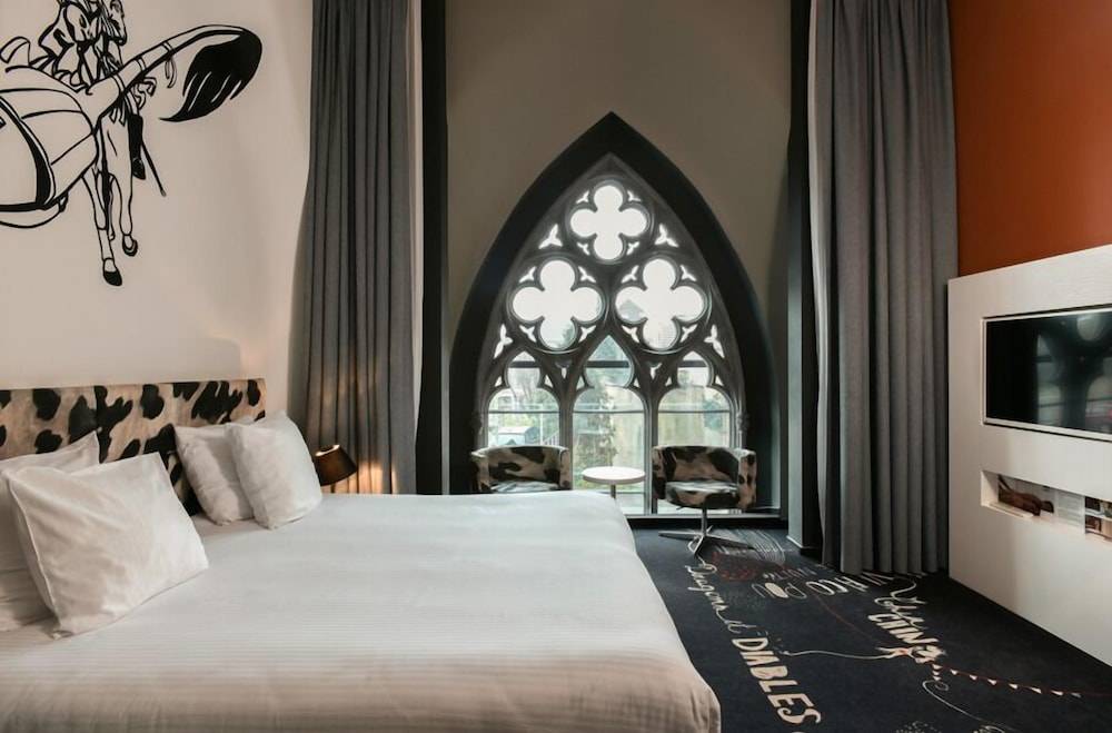 Martin's Dream Hotel 1
