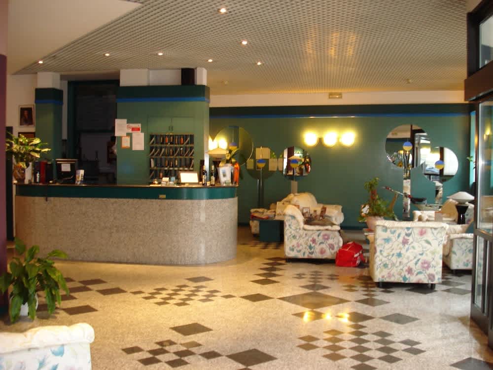 Hotel Plaza 2