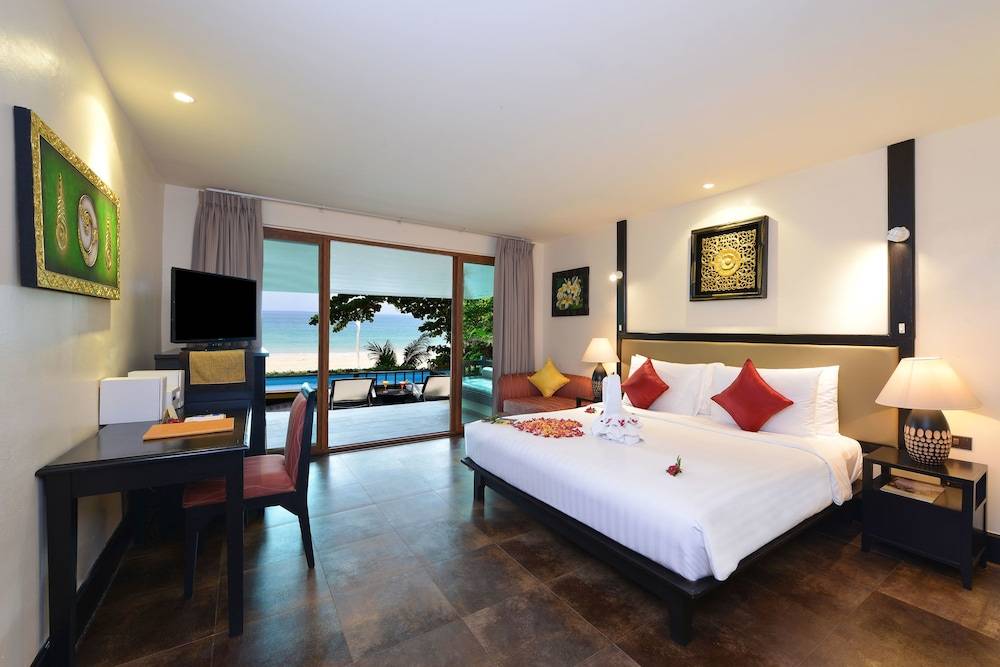 Andaman White Beach Resort - SHA Plus 1