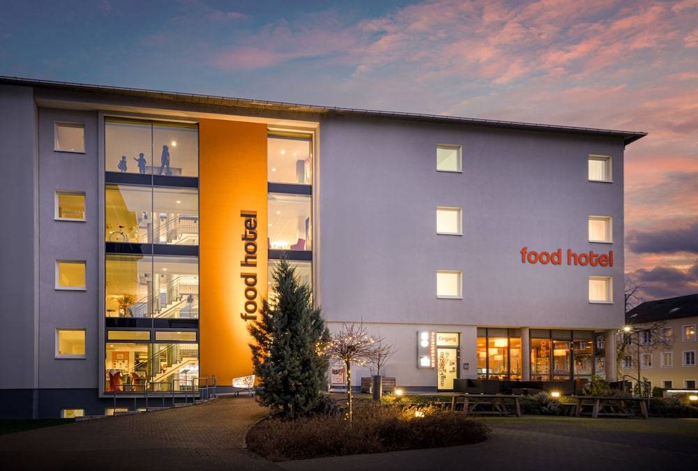 Food Hotel 1