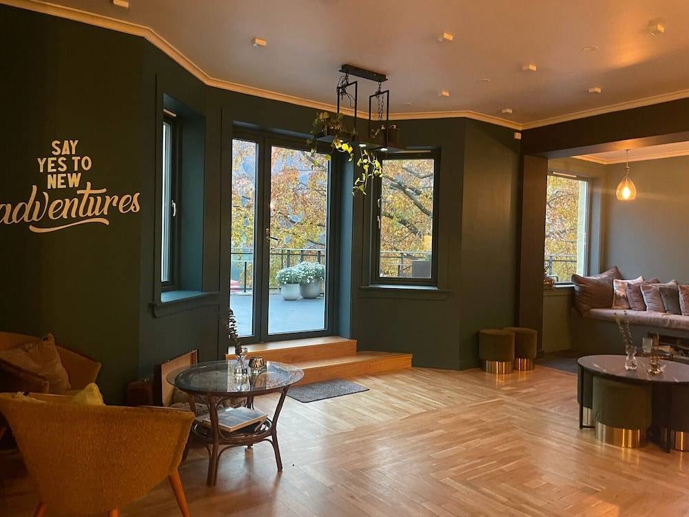 Trolltunga Hotel 2
