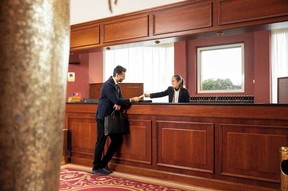 Hotel Maxim 2