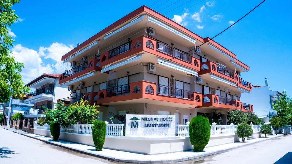 Milonas House Apartments 1