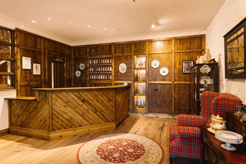 The Whispering Pine Lodge 2