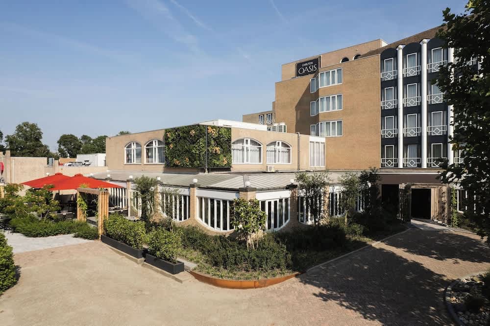 Carlton Oasis Hotel 1