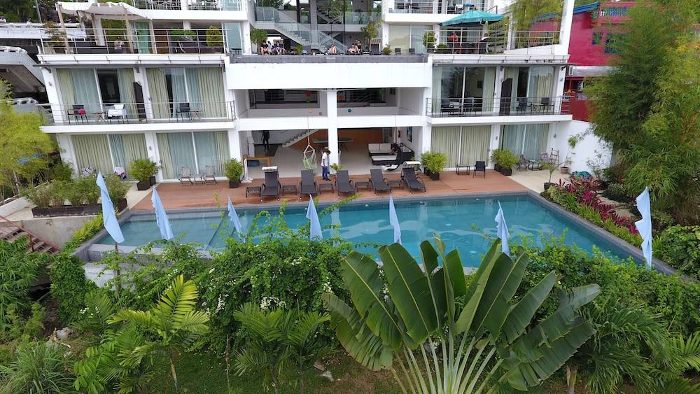Ocean Suites Bohol Boutique Hotel 1