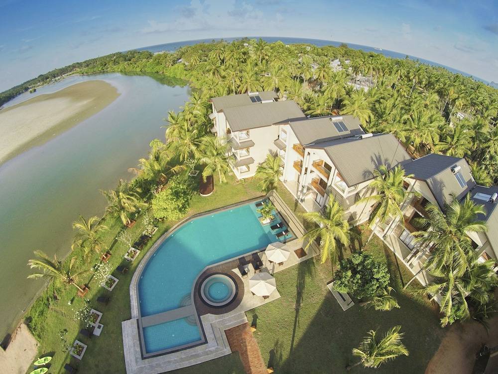 Amaranthe Bay Resort & Spa 1