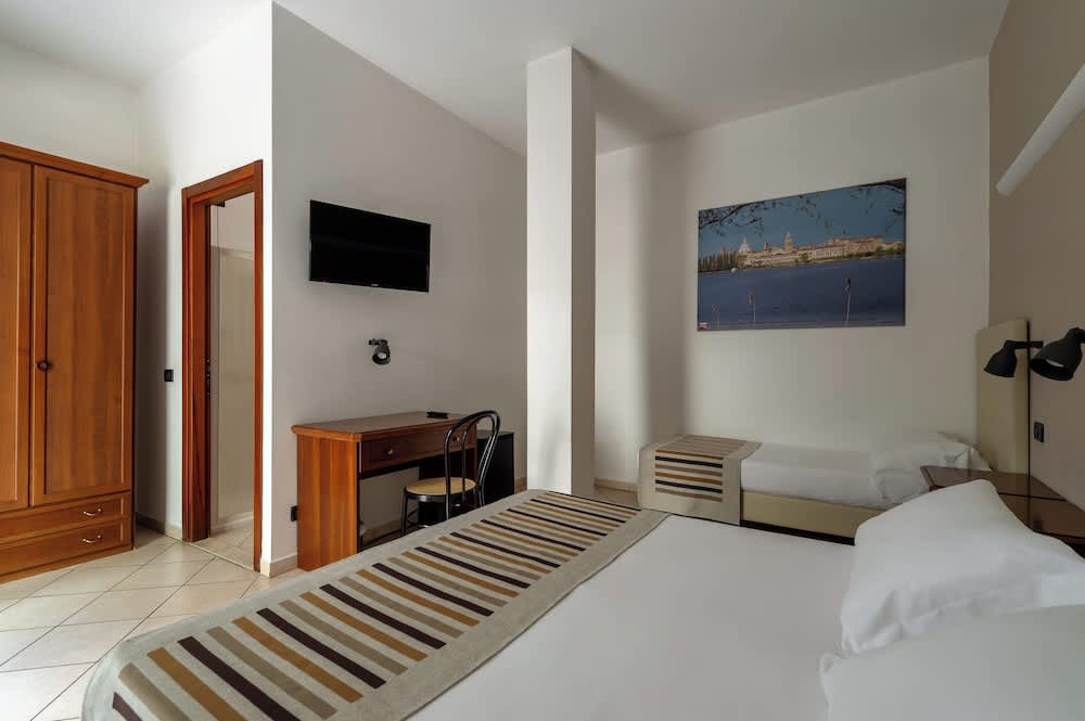 Hotel Mantegna Stazione, MantegnaHotels 1