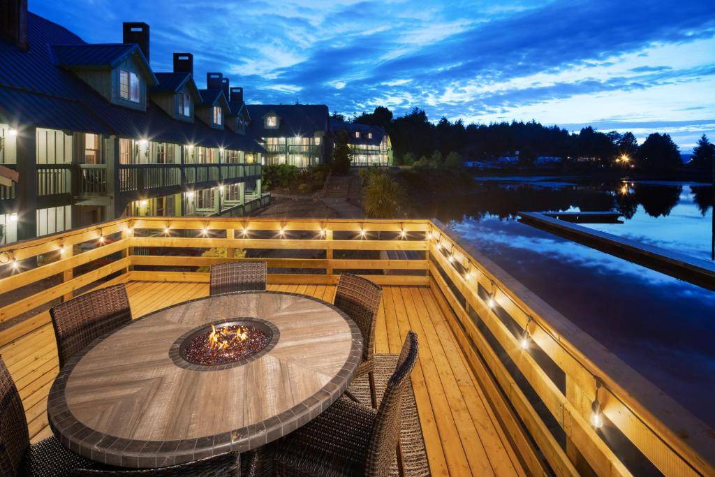 Canadian Princess Lodge & Marina 1