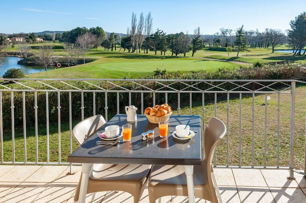 Residhotel Golf Grand Avignon 1