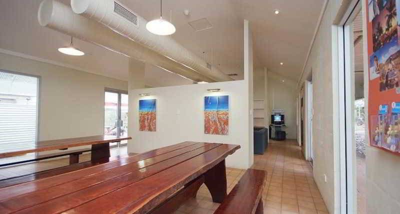 Outback Hotel 2
