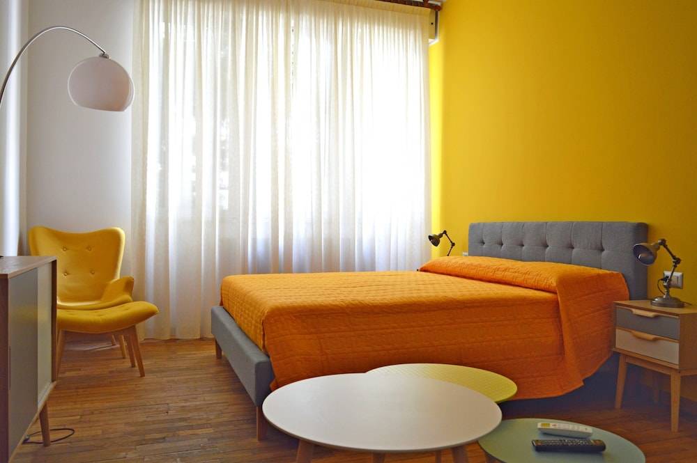 Hostmate - Milano - Vespri Siciliani 1