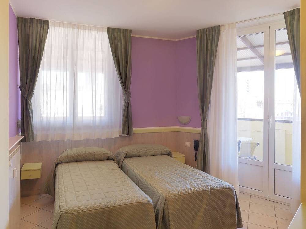 Hotel Arco Romana 2