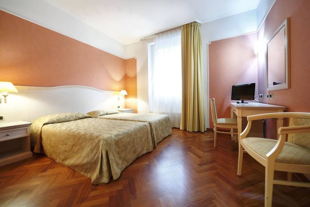 Hotel Terminal 1