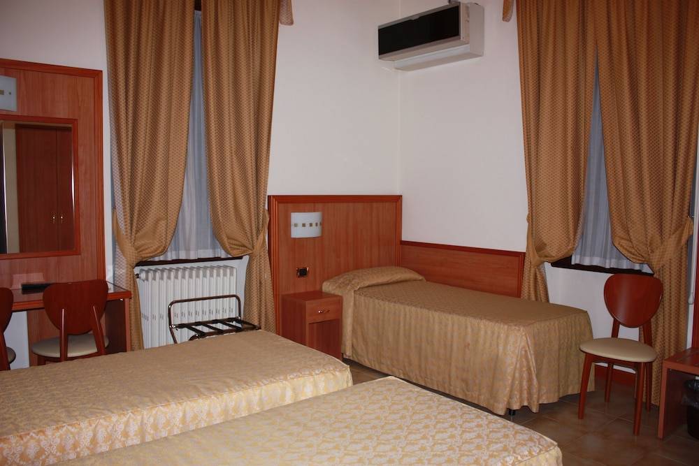 Piccolo Hotel 2