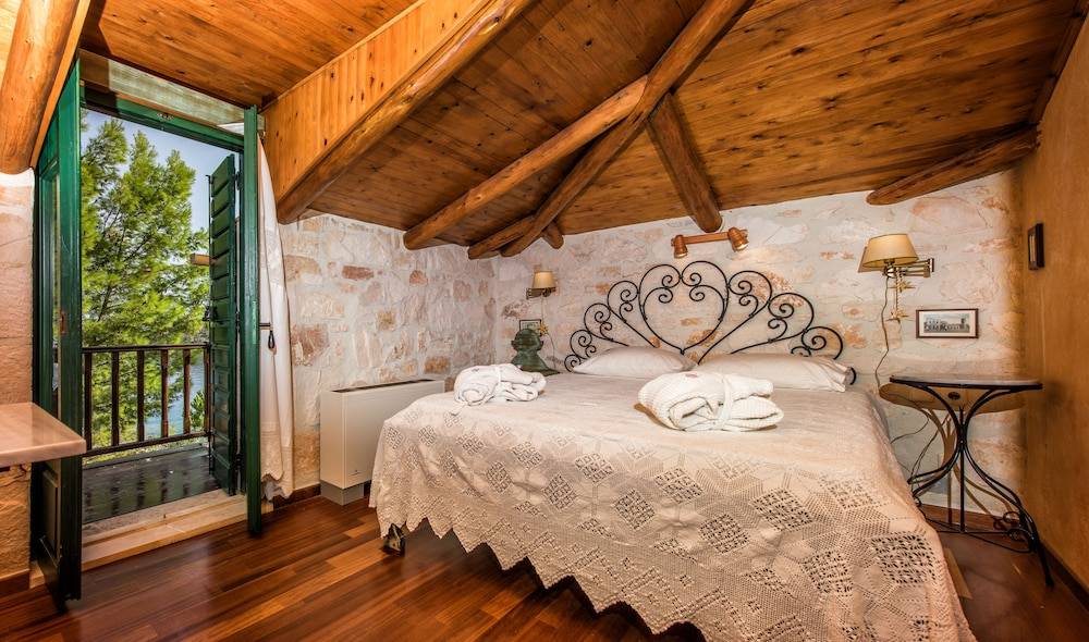 Nobelos Seaside Lodge 2