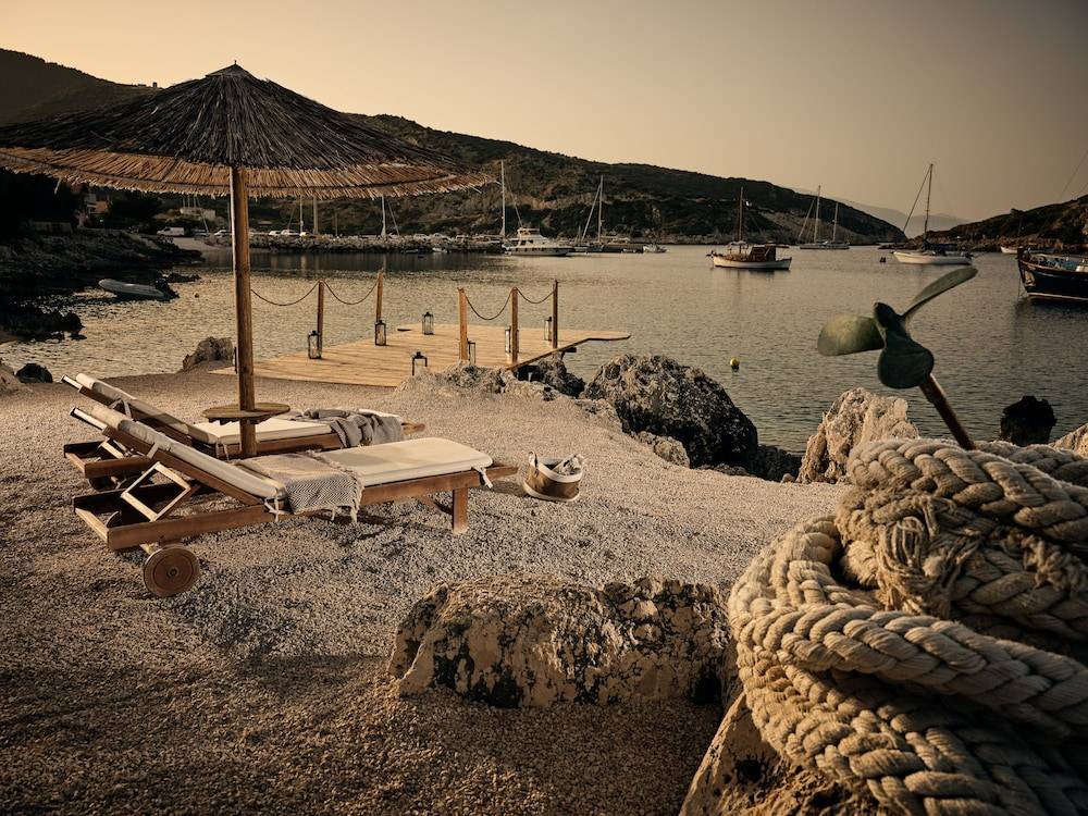Nobelos Seaside Lodge 1