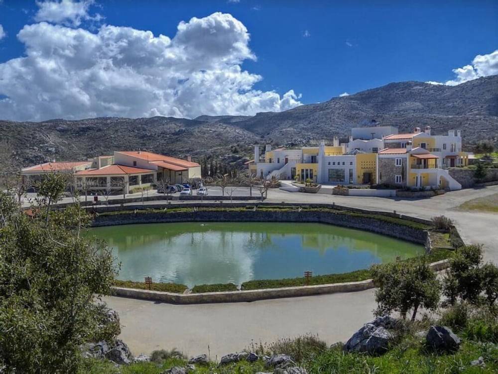 Delina Mountain Resort 1