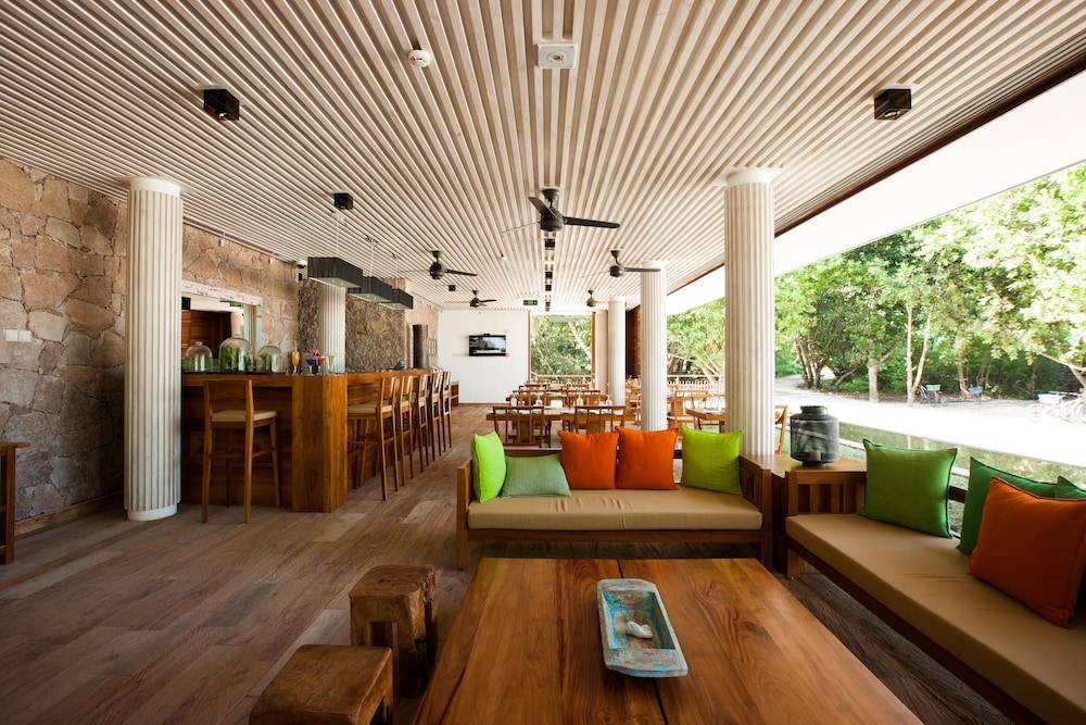 Le Relax Luxury Lodge 1