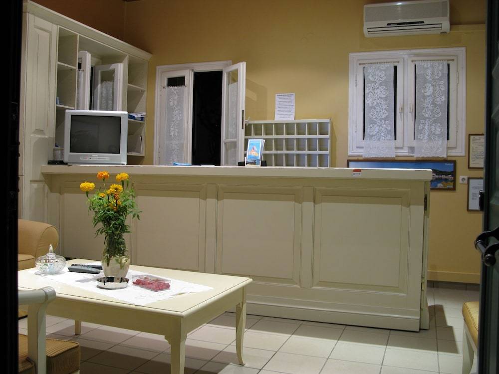 Dafnoudi Hotel Apartments 2