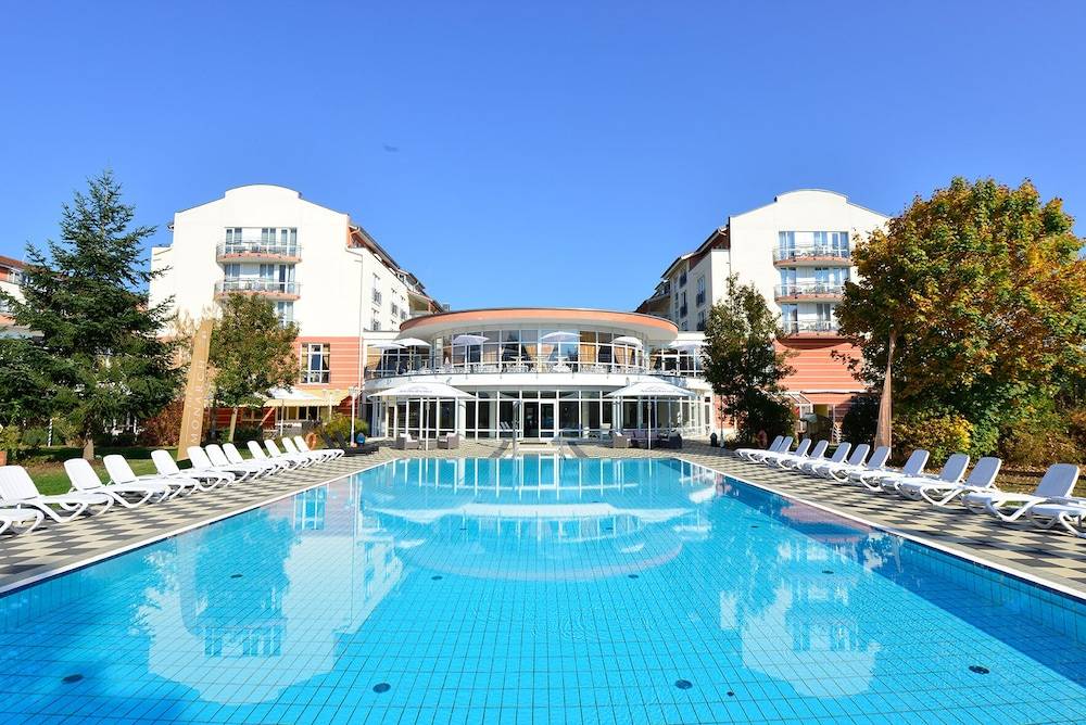 The Monarch Hotel 1