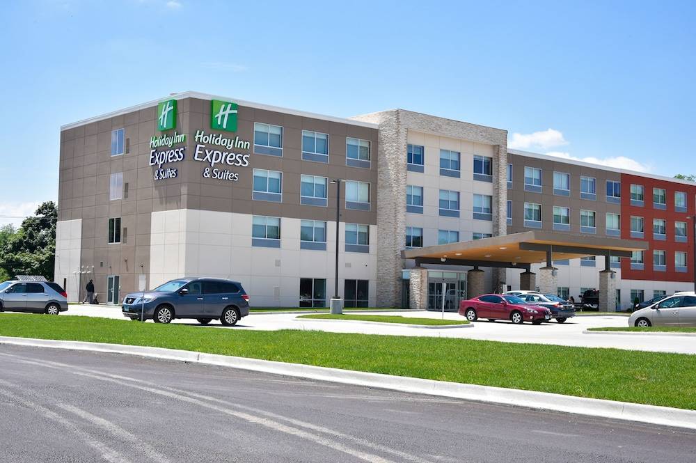 Holiday Inn Express & Suites BENSENVILLE - O'HARE by IHG 1