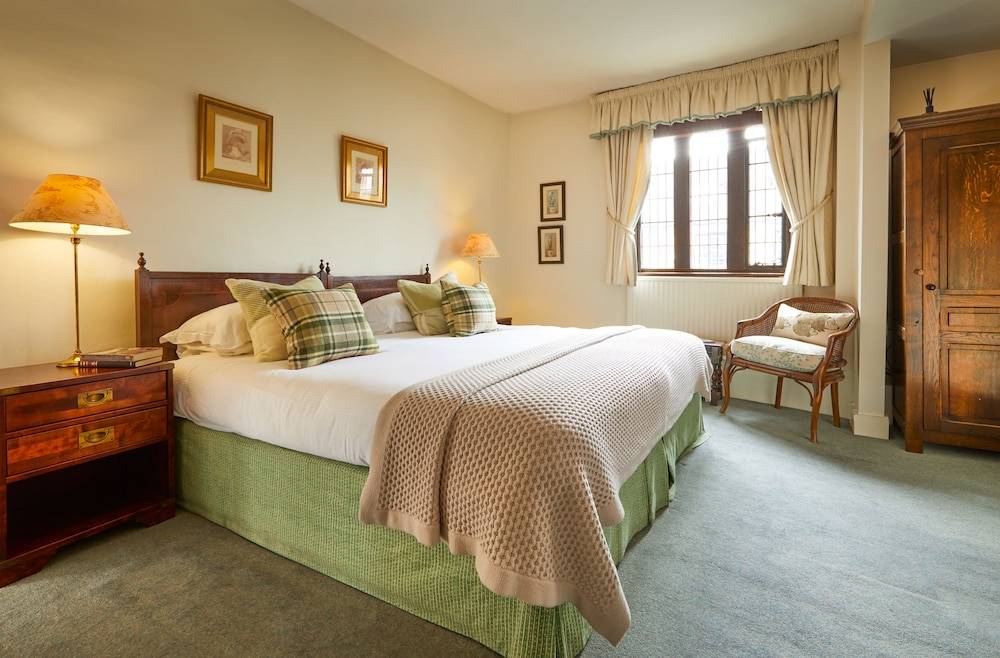 Burford House BH 2