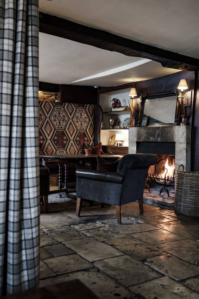 The Lamb Inn 2