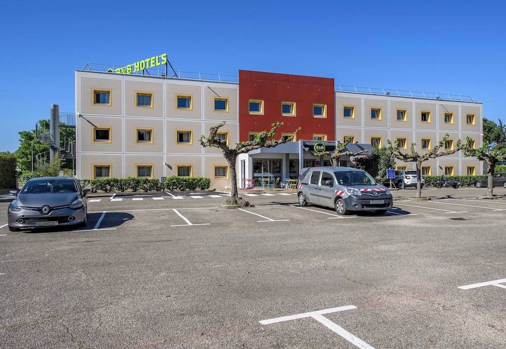 B&B HOTEL Nîmes Caissargues 1