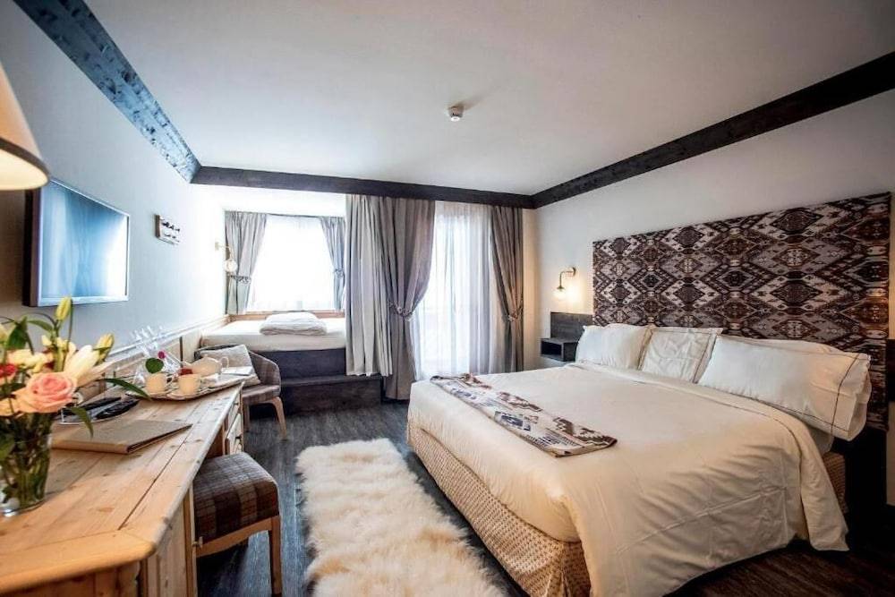 Grifone Dolomiti Resort 1