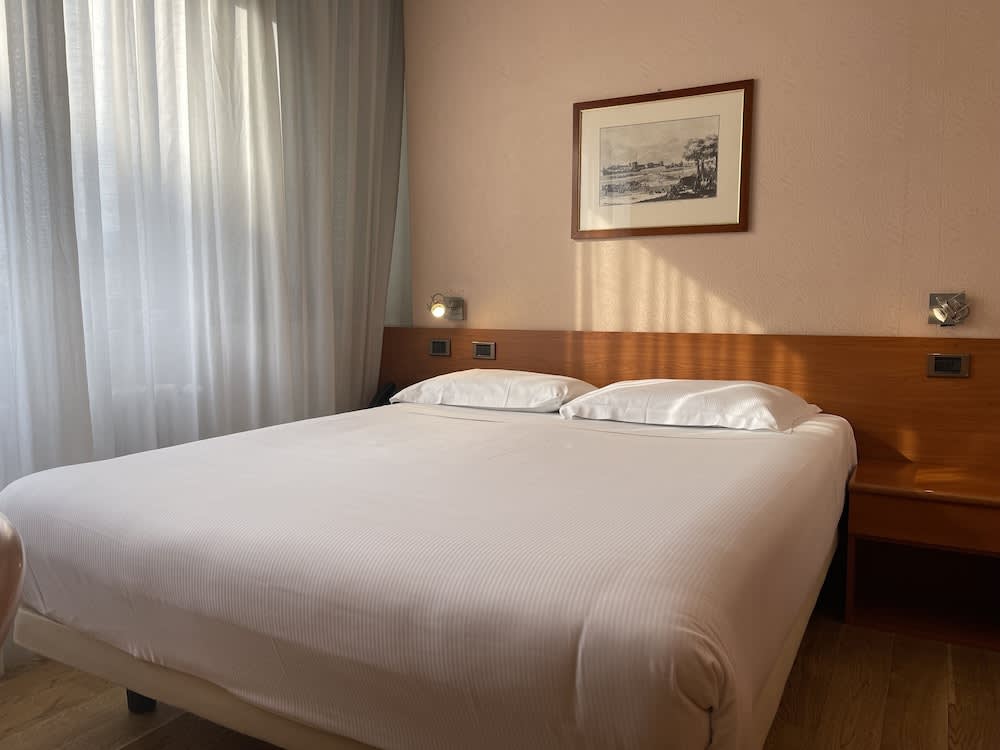 Crystal Hotel Varese 1