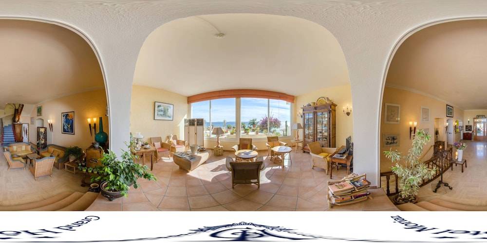 Grand Hotel Moriaz 1