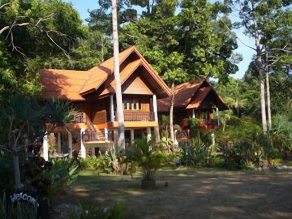 JOY Bungalow Resort and Restaurant 1