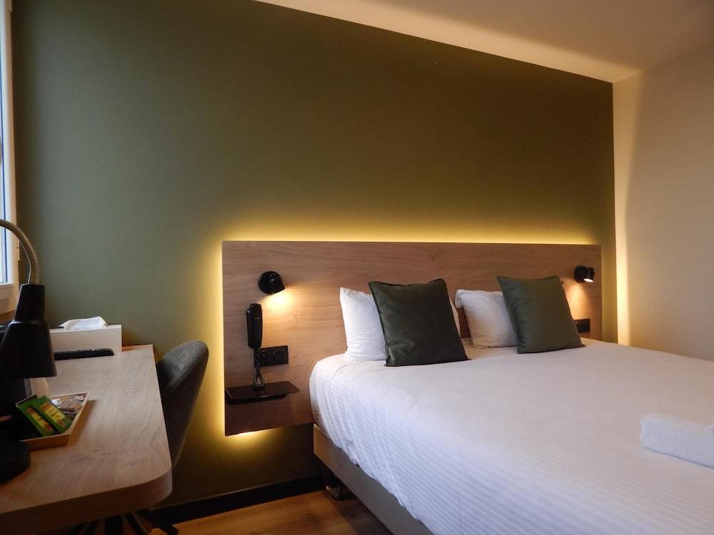 Sure Hotel by Best Western Dijon Sud 1