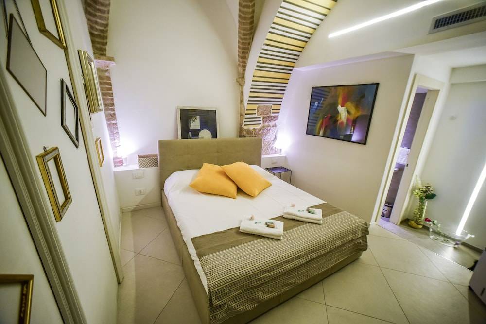 Little Italy Hostel Ex Chiesa S Donato 1