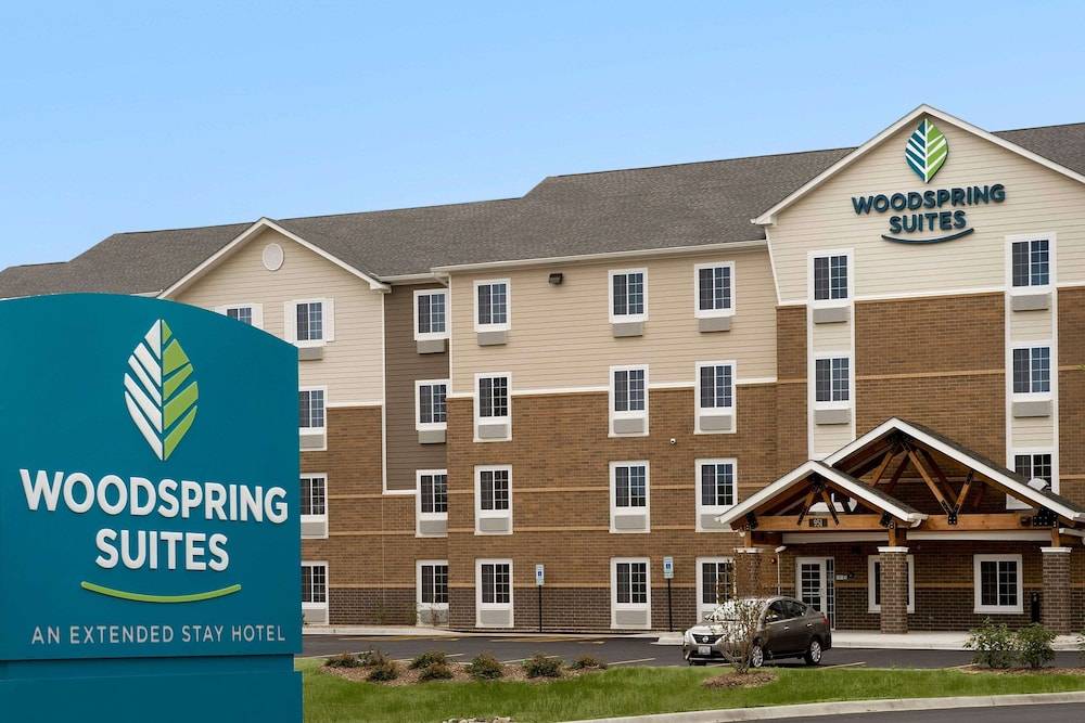 WoodSpring Suites Chicago Darien 1