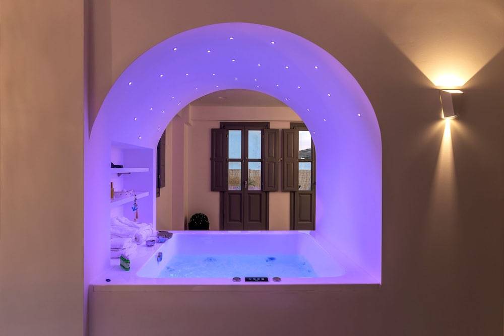 BlackStone Luxury Suites 2