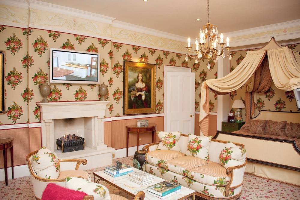 Summer Lodge Country House Hotel 2
