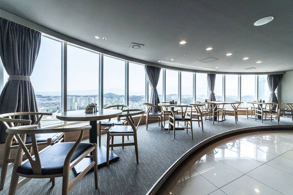 Gangneung Tourist Hotel 1