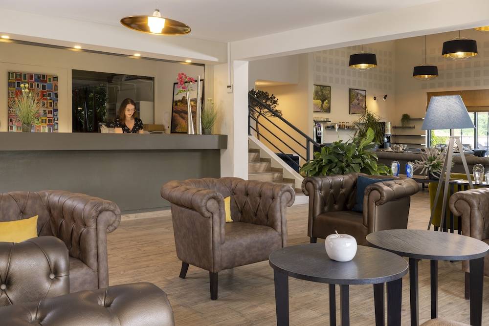 Hôtel & Résidence Lou Paradou Gréoux Les Bains 2