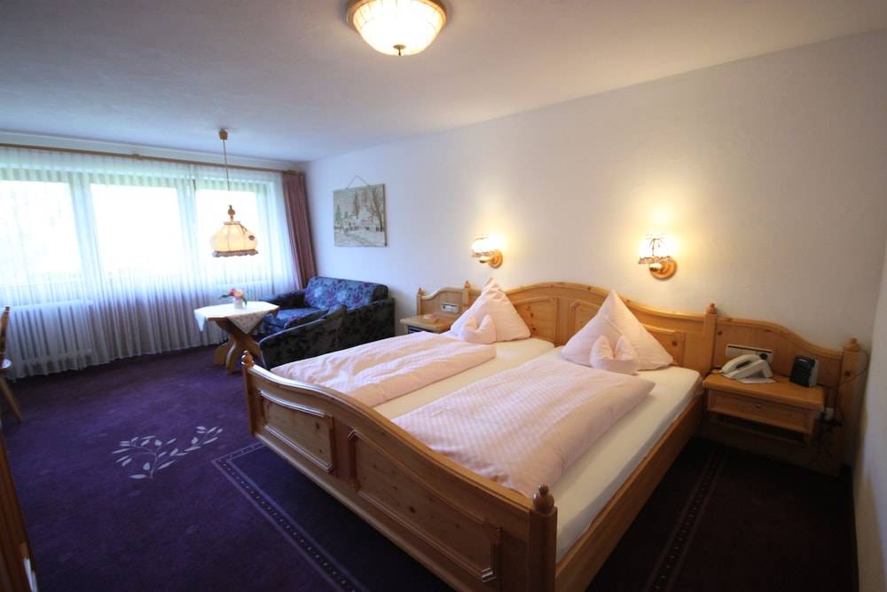 IMbery Hotel & Restaurant Hinterzarten 1